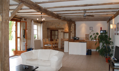 Picture of the living and dining area