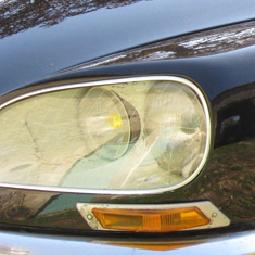 The Citroen DS 23ie's headlamp