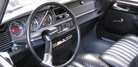 The Citroen DS 23ie's steering wheel and dashboard